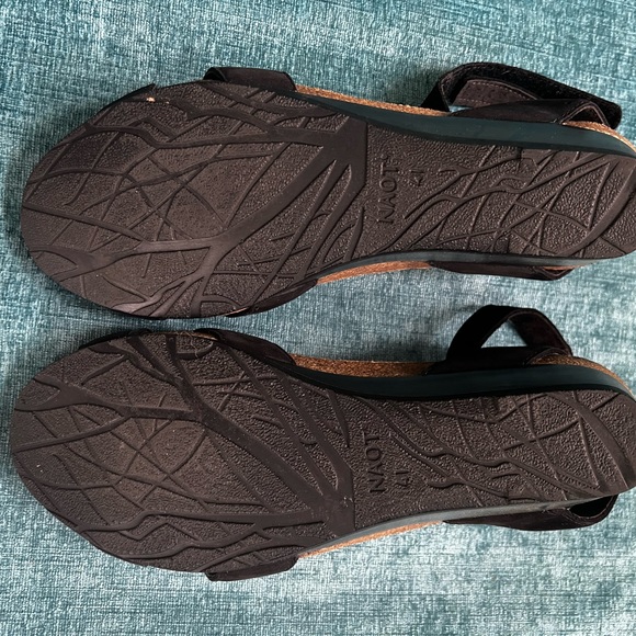 Naot black ankle strap wedge heel sandals women's sz 10 - Picture 2 of 5